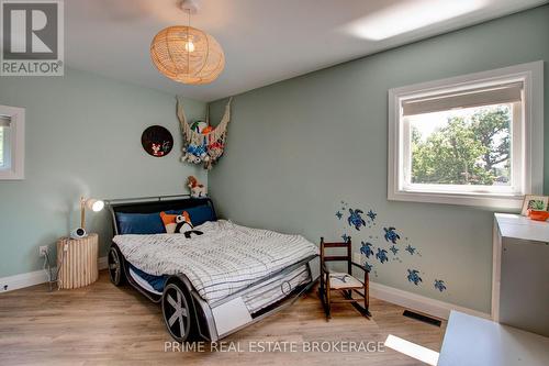 26 Huron Street, Lambton Shores (Grand Bend), ON - Indoor Photo Showing Bedroom