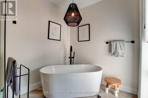 26 Huron Street, Lambton Shores (Grand Bend), ON - Indoor Photo Showing Bathroom