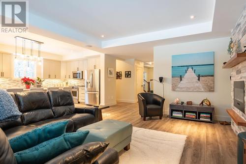 740 Prairie South  Road, Castlegar, BC - Indoor Photo Showing Living Room With Fireplace