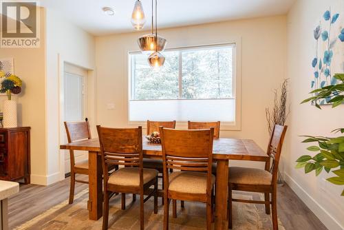 740 Prairie South  Road, Castlegar, BC - Indoor Photo Showing Dining Room