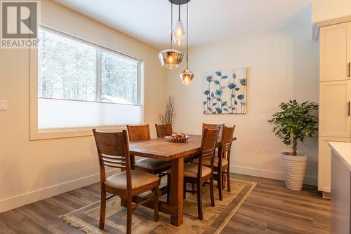 740 Prairie South  Road, Castlegar, BC - Indoor Photo Showing Dining Room