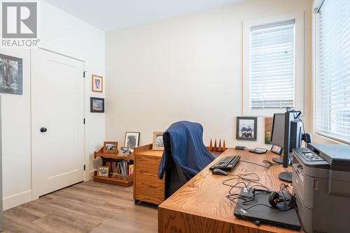 740 Prairie South  Road, Castlegar, BC - Indoor Photo Showing Office