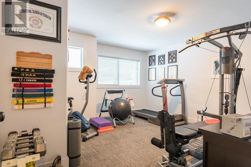 740 Prairie South  Road, Castlegar, BC - Indoor Photo Showing Gym Room