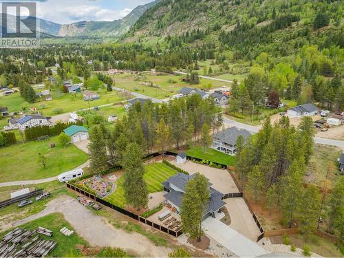 740 Prairie South  Road, Castlegar, BC - Outdoor With View