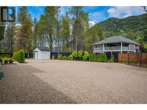 740 Prairie South  Road, Castlegar, BC - Outdoor