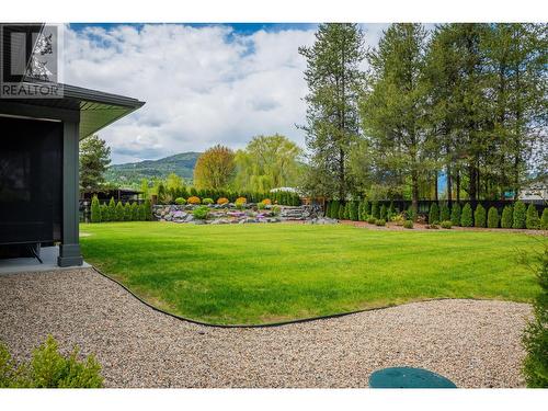 740 Prairie South  Road, Castlegar, BC - Outdoor