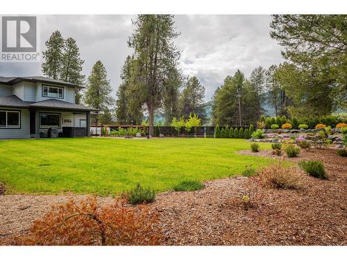 740 Prairie South  Road, Castlegar, BC - Outdoor