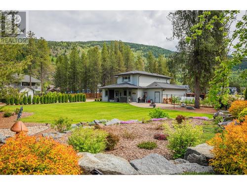 740 Prairie South  Road, Castlegar, BC - Outdoor