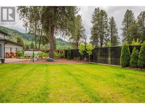 740 Prairie South  Road, Castlegar, BC - Outdoor With Backyard