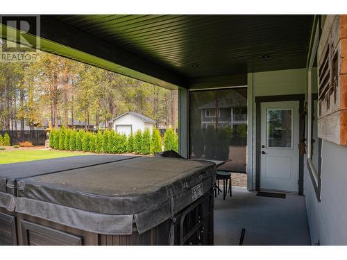 740 Prairie South  Road, Castlegar, BC - Outdoor With Exterior