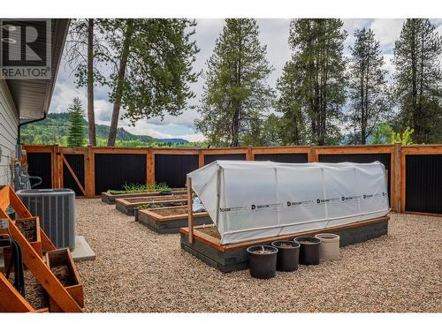 740 Prairie South  Road, Castlegar, BC - Outdoor