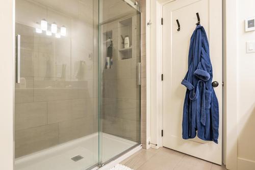 740 Prairie South Road, Castlegar, BC - Indoor Photo Showing Bathroom