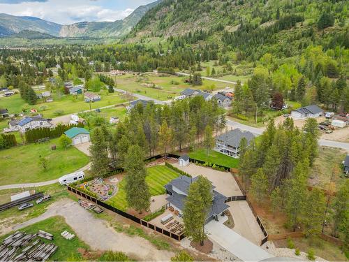 740 Prairie South Road, Castlegar, BC - Outdoor With View