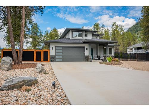 740 Prairie South Road, Castlegar, BC - Outdoor With Facade