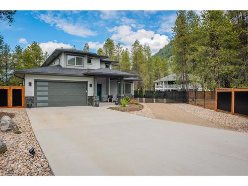 740 Prairie South Road, Castlegar, BC - Outdoor With Facade