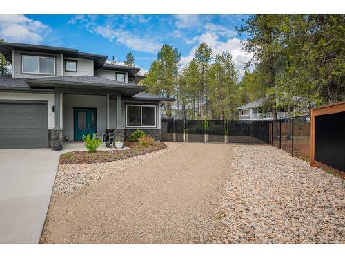 740 Prairie South Road, Castlegar, BC - Outdoor With Facade