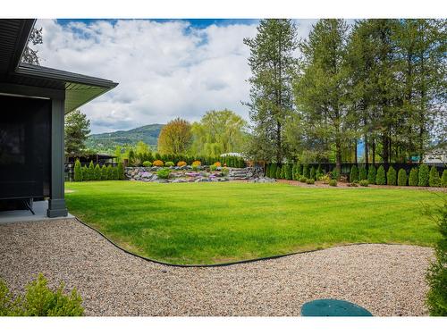 740 Prairie South Road, Castlegar, BC - Outdoor