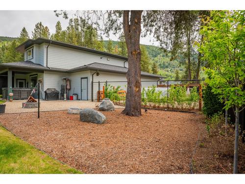 740 Prairie South Road, Castlegar, BC - Outdoor