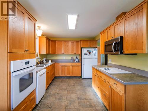 361 Rau Road, Quesnel, BC - Indoor Photo Showing Kitchen With Double Sink