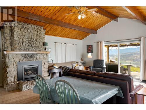 14024 Talbot Road, Lake Country, BC - Indoor Photo Showing Living Room With Fireplace