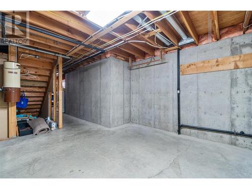 581 21 Street Se, Salmon Arm, BC - Indoor Photo Showing Basement