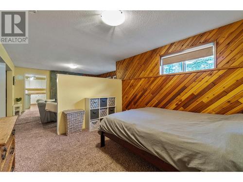 581 21 Street Se, Salmon Arm, BC - Indoor Photo Showing Bedroom