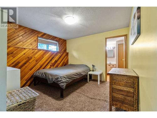 581 21 Street Se, Salmon Arm, BC - Indoor Photo Showing Bedroom