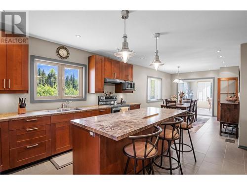 1734 Mt Begbie Road, Revelstoke, BC - Indoor Photo Showing Kitchen With Double Sink