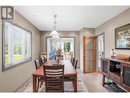 1734 Mt Begbie Road, Revelstoke, BC - Indoor Photo Showing Dining Room