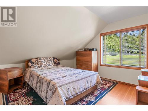 1734 Mt Begbie Road, Revelstoke, BC - Indoor Photo Showing Bedroom