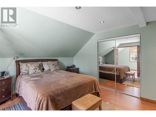 1734 Mt Begbie Road, Revelstoke, BC - Indoor Photo Showing Bedroom