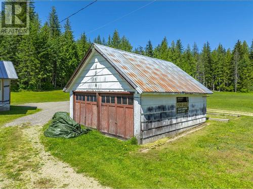 1734 Mt Begbie Road, Revelstoke, BC - Outdoor