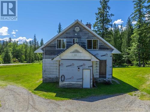 1734 Mt Begbie Road, Revelstoke, BC - Outdoor