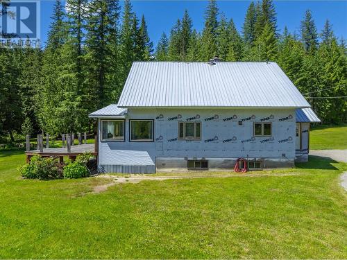 1734 Mt Begbie Road, Revelstoke, BC - Outdoor