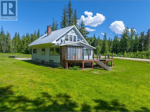 1734 Mt Begbie Road, Revelstoke, BC - Outdoor