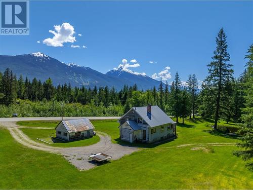 1734 Mt Begbie Road, Revelstoke, BC - Outdoor With View