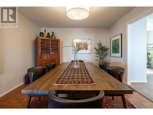 324 Sunshine Place, Vernon, BC - Indoor Photo Showing Dining Room