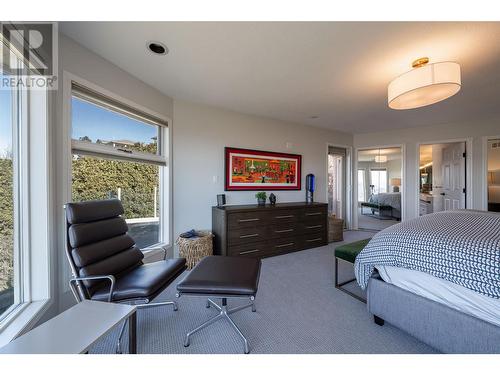 324 Sunshine Place, Vernon, BC - Indoor Photo Showing Bedroom