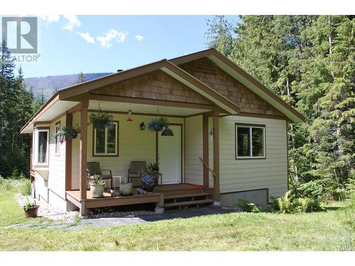 4515 6 Highway, Hills, BC - Outdoor With Deck Patio Veranda