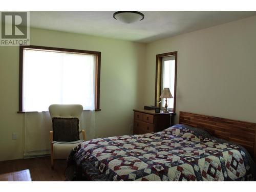 4515 6 Highway, Hills, BC - Indoor Photo Showing Bedroom