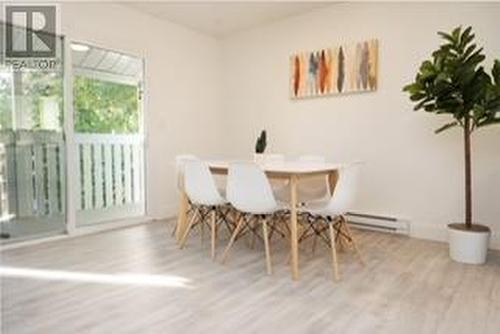 2009/2011 Richter Street, Kelowna, BC - Indoor Photo Showing Dining Room