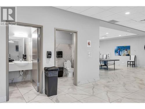 925 Leon Avenue Unit# 628, Kelowna, BC - Indoor Photo Showing Bathroom