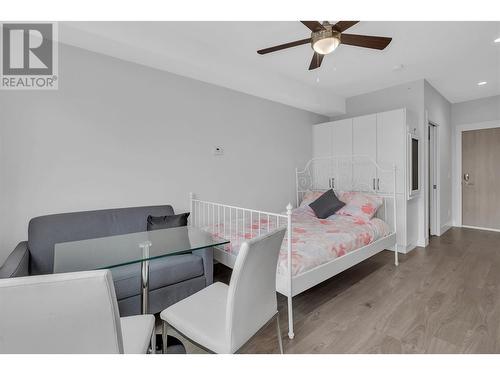 925 Leon Avenue Unit# 628, Kelowna, BC - Indoor Photo Showing Bedroom