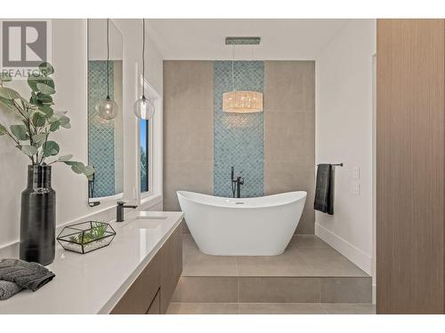 1579 Malbec Crescent, West Kelowna, BC - Indoor Photo Showing Bathroom