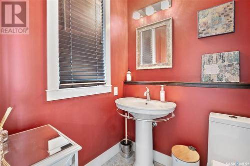 618 Cedar Avenue, Dalmeny, SK - Indoor Photo Showing Bathroom