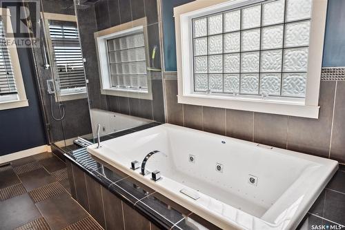 618 Cedar Avenue, Dalmeny, SK - Indoor Photo Showing Bathroom