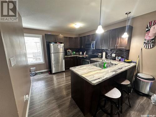 527 Alexandra Street, Weyburn, SK - Indoor Photo Showing Kitchen