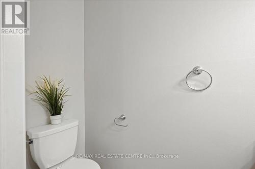 404 Dicenzo Drive, Hamilton, ON -  Photo Showing Bathroom