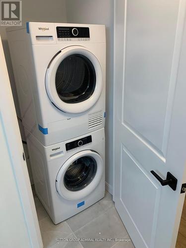 305 - 7 Erie Avenue, Brantford, ON - Indoor Photo Showing Laundry Room