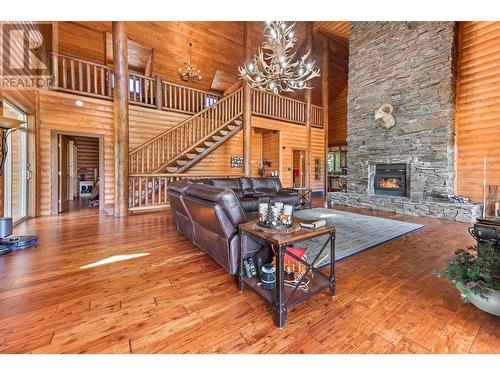 8580 Christian Valley Road, Westbridge, BC - Indoor With Fireplace